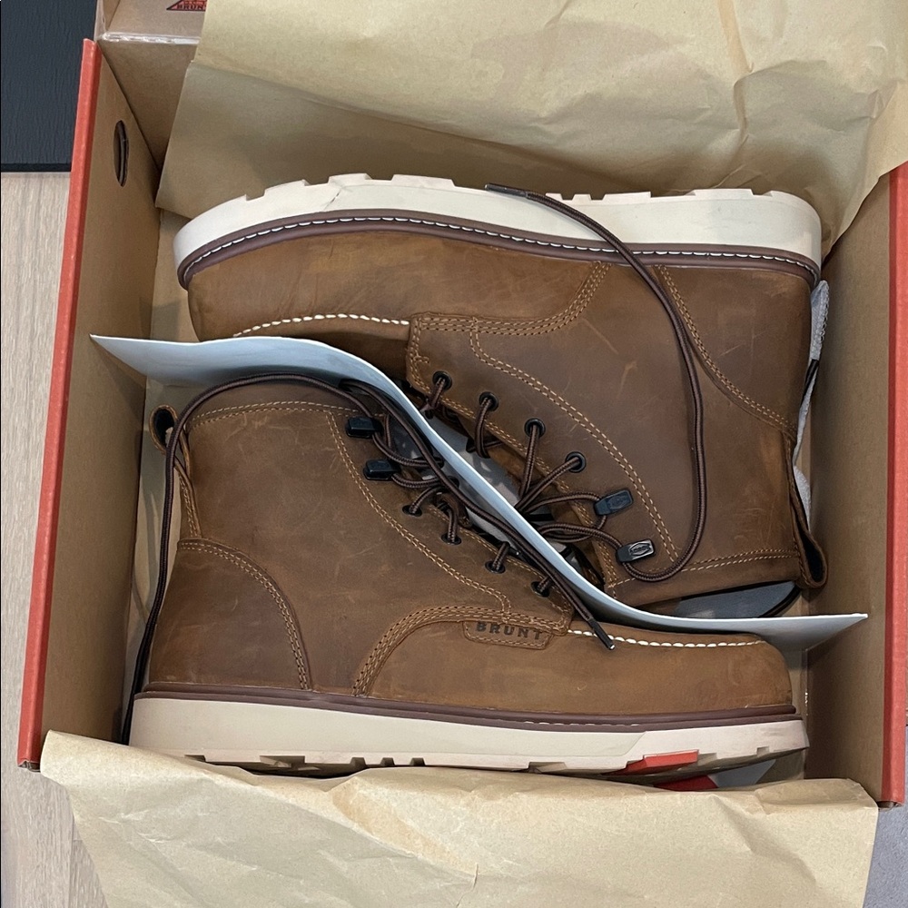 BRUNT Men's Marin Unlined Soft Toe Boots - Brown - EUC with box